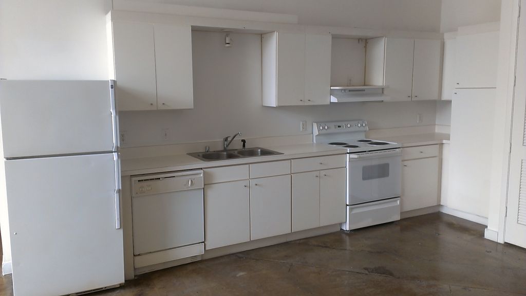 Historic Deep Ellum Lofts Rooftop Deck, Art Gallery Entry Dallas TX